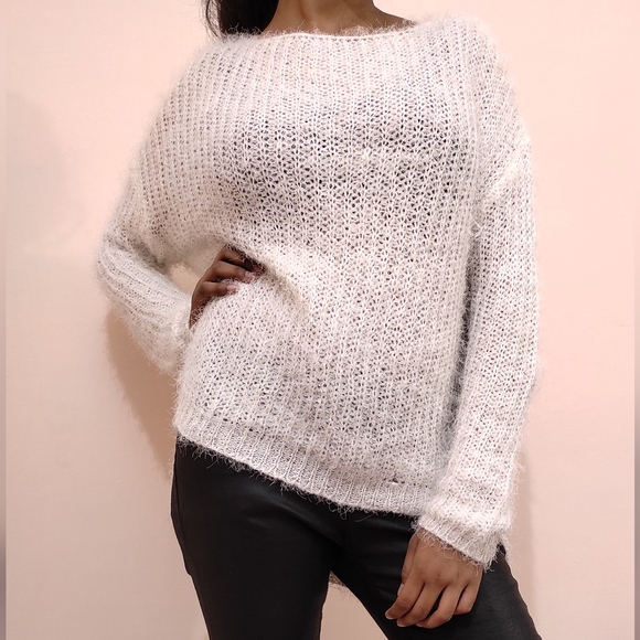 💜White Sweater - Picture 6 of 7